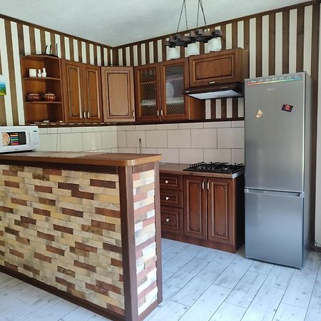Котедж Кресаня Mykulytjyn Exteriör bild