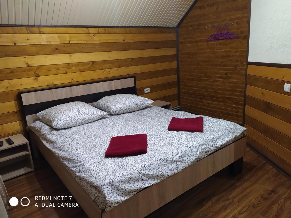 Котедж Кресаня Mykulytjyn Exteriör bild