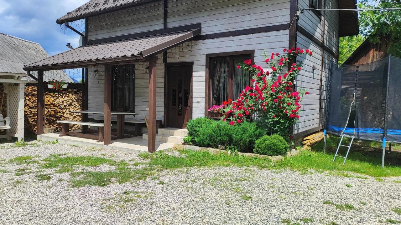 Котедж Кресаня Mykulytjyn Exteriör bild